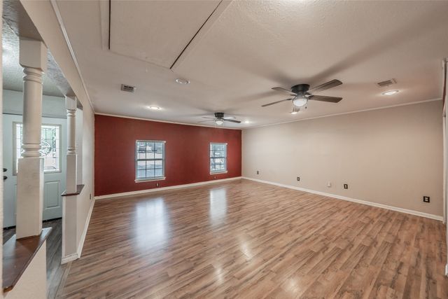 756 NW Wood Street, Burleson, TX 76028