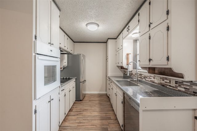 756 NW Wood Street, Burleson, TX 76028