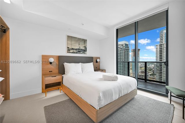 159 NE 6th St 3901, Miami, FL 33132