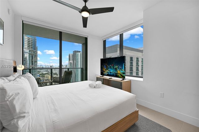 159 NE 6th St 3901, Miami, FL 33132