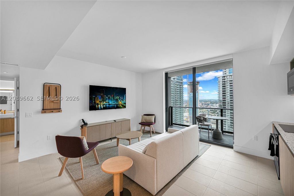 159 NE 6th St 3901, Miami, FL 33132