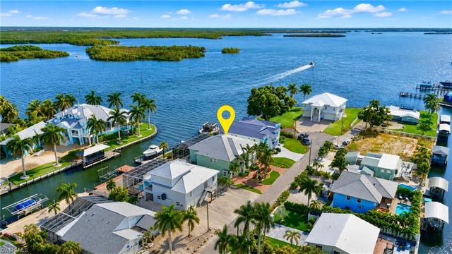 5575 Avenida Pescadora, Fort Myers Beach, FL 33931