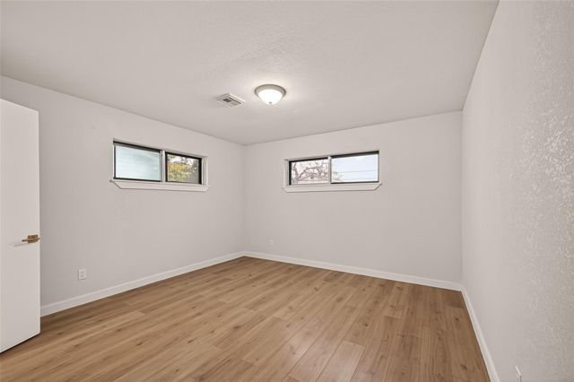 325 Hargett Street, Clute, TX 77531