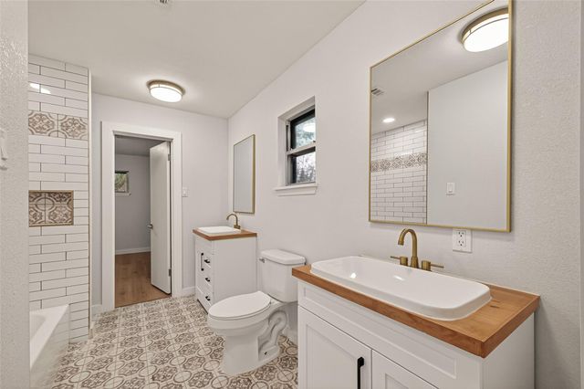 325 Hargett Street, Clute, TX 77531