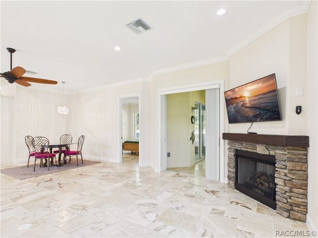 9254 S Deer Park Drive, Homosassa, FL 34446
