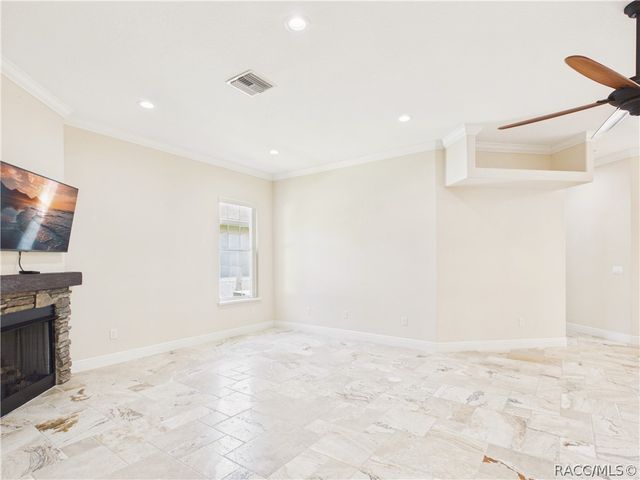 9254 S Deer Park Drive, Homosassa, FL 34446