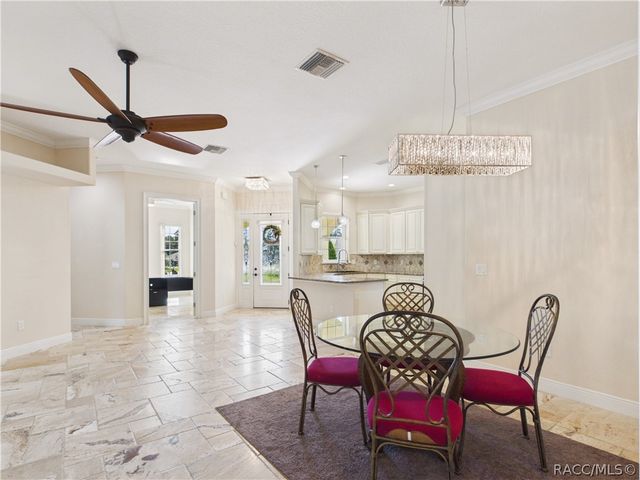 9254 S Deer Park Drive, Homosassa, FL 34446