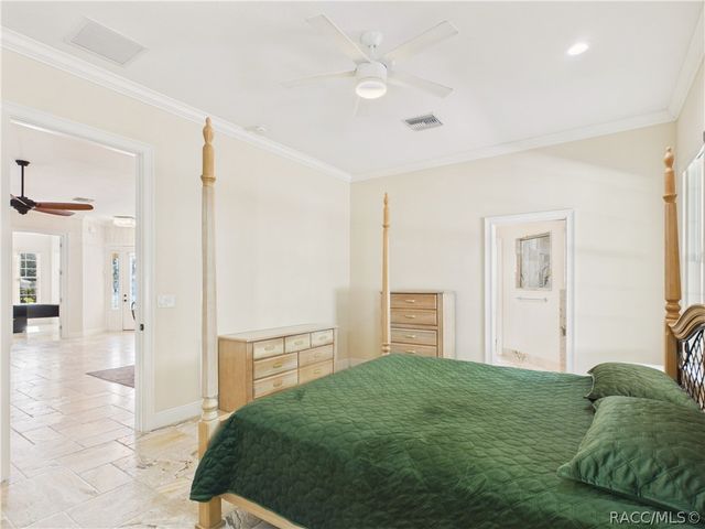 9254 S Deer Park Drive, Homosassa, FL 34446
