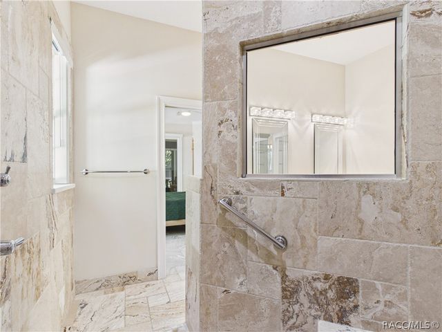 9254 S Deer Park Drive, Homosassa, FL 34446