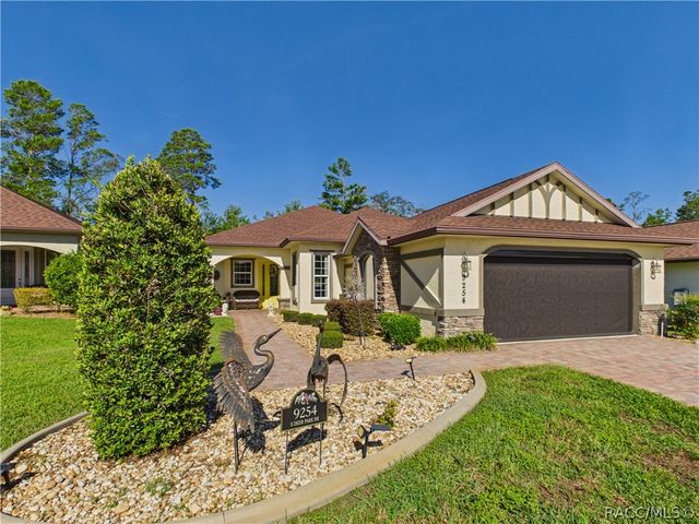 9254 S Deer Park Drive, Homosassa, FL 34446