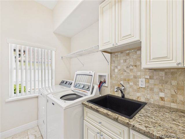 9254 S Deer Park Drive, Homosassa, FL 34446