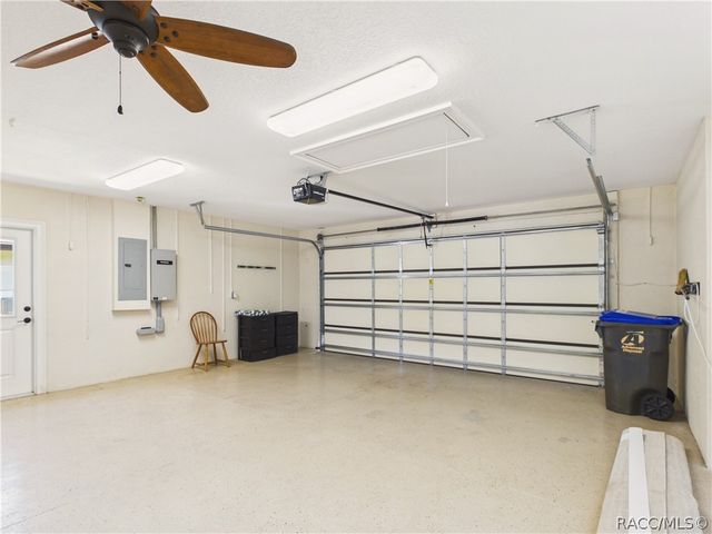 9254 S Deer Park Drive, Homosassa, FL 34446