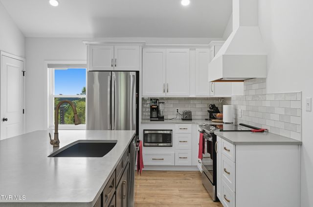 4509 Old Stage Road, Kingsport, TN 37664