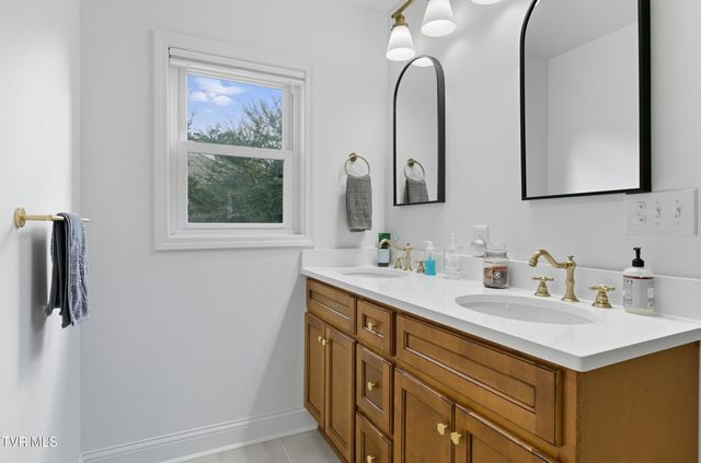 4509 Old Stage Road, Kingsport, TN 37664