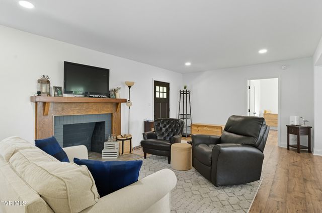 4509 Old Stage Road, Kingsport, TN 37664