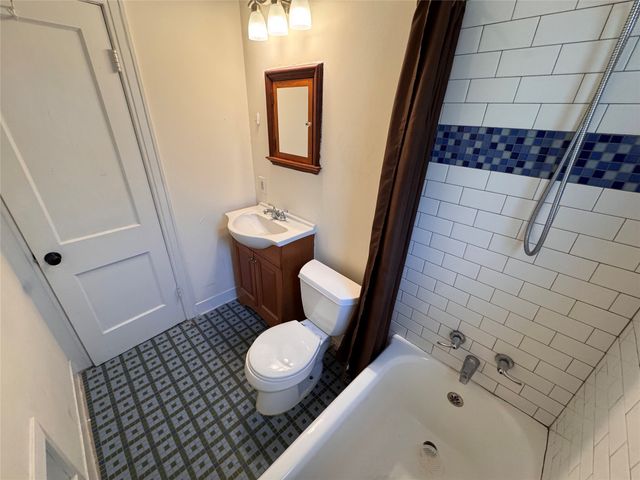 2547 Sharon Street, Dallas, TX 75211