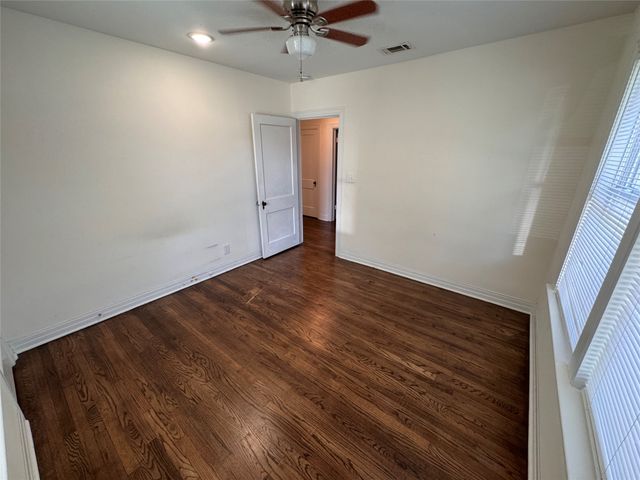 2547 Sharon Street, Dallas, TX 75211