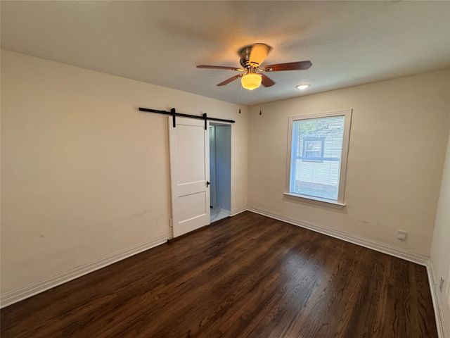 2547 Sharon Street, Dallas, TX 75211