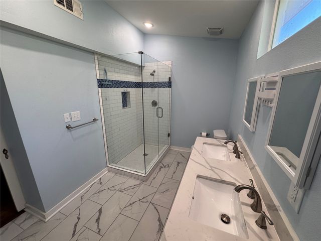 2547 Sharon Street, Dallas, TX 75211