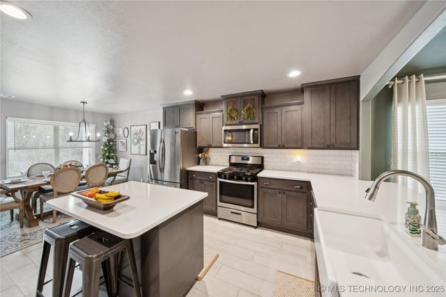 10303 N 99th East Avenue, Owasso, OK 74055