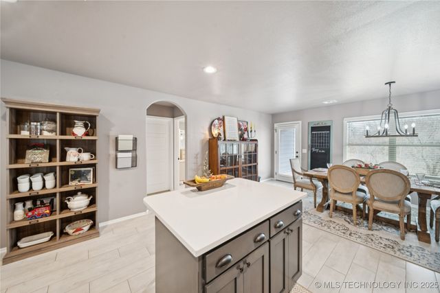 10303 N 99th East Avenue, Owasso, OK 74055