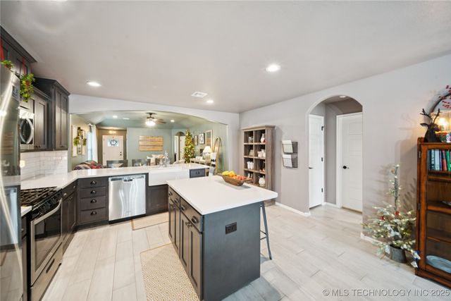 10303 N 99th East Avenue, Owasso, OK 74055