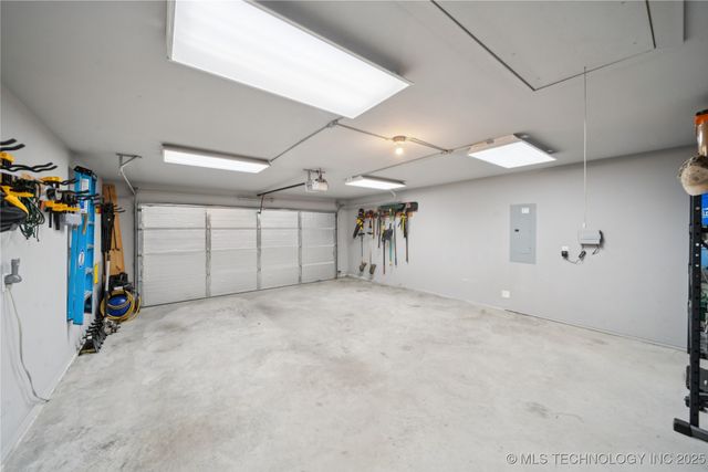 10303 N 99th East Avenue, Owasso, OK 74055