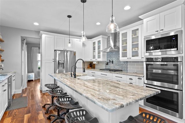 806 W FRANCES AVENUE, Tampa, FL 33602