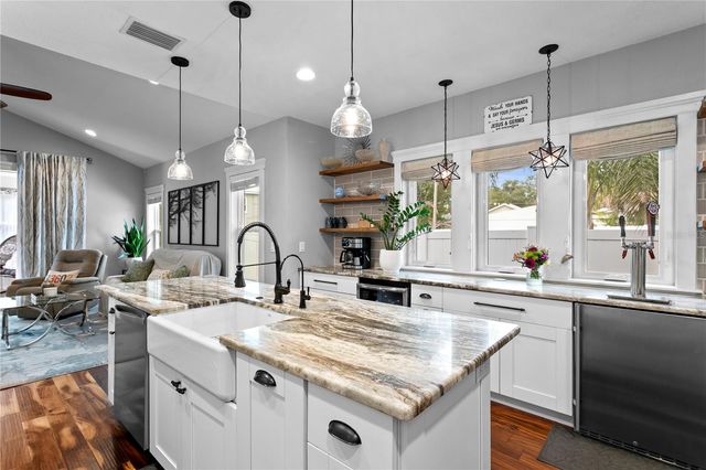 806 W FRANCES AVENUE, Tampa, FL 33602