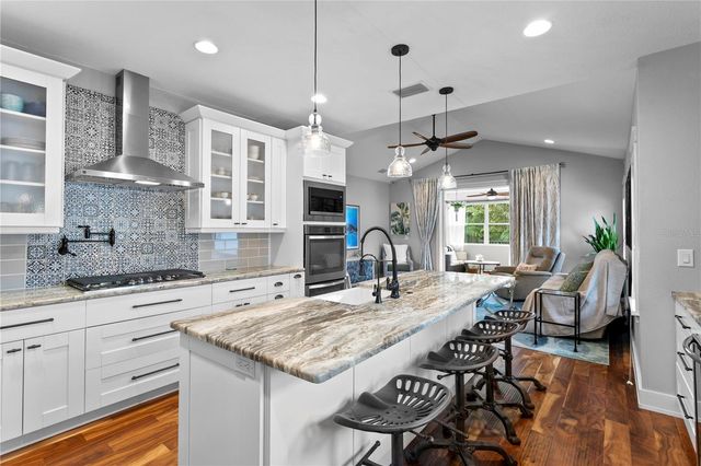 806 W FRANCES AVENUE, Tampa, FL 33602