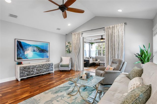 806 W FRANCES AVENUE, Tampa, FL 33602