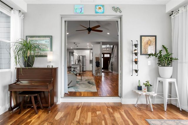 806 W FRANCES AVENUE, Tampa, FL 33602