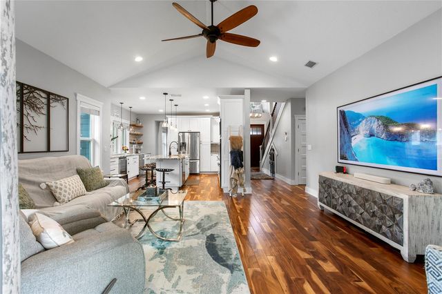 806 W FRANCES AVENUE, Tampa, FL 33602