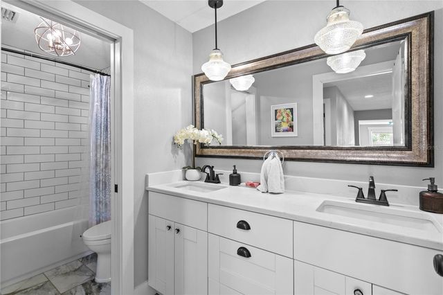806 W FRANCES AVENUE, Tampa, FL 33602