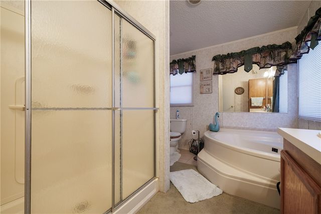 104 Island Dr, Lake City, TX 78368