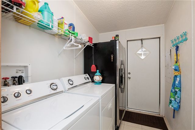 104 Island Dr, Lake City, TX 78368