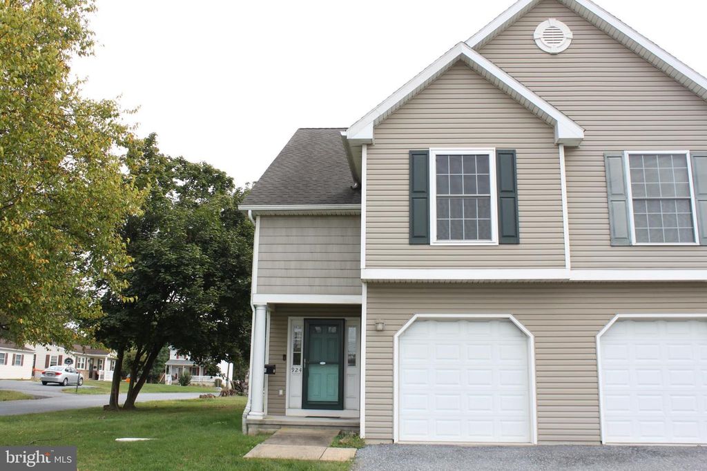 924 CHAMBERS ST, Harrisburg, PA 17113