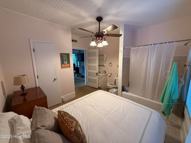 940 White Lake Drive, Elizabethtown, NC 28337