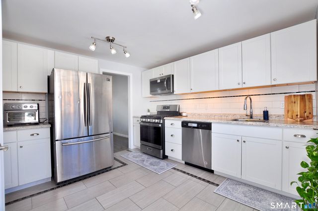 234 Skyview Drive 234, Cromwell, CT 06416