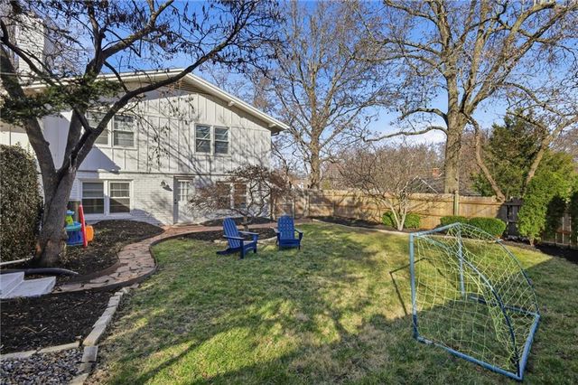 1901 W 70th Street, Mission Hills, KS 66208