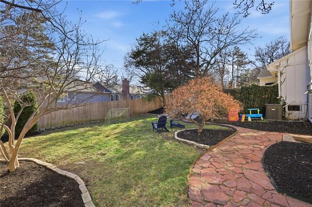 1901 W 70th Street, Mission Hills, KS 66208