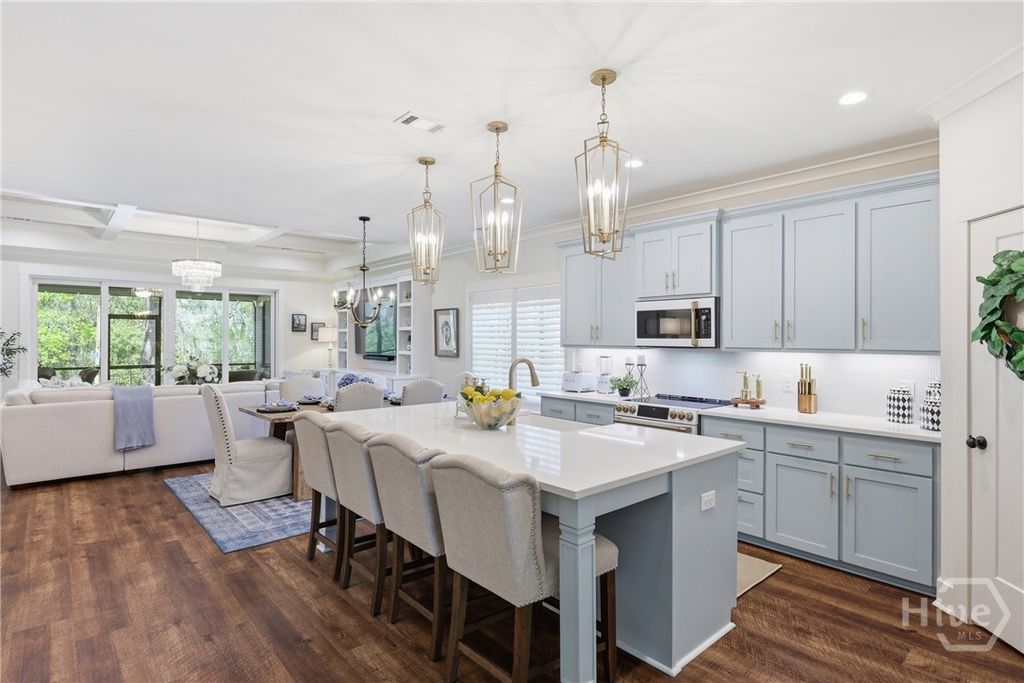 Image 11 of property listing at 586 Enclave Drive, Richmond Hill, GA 31324