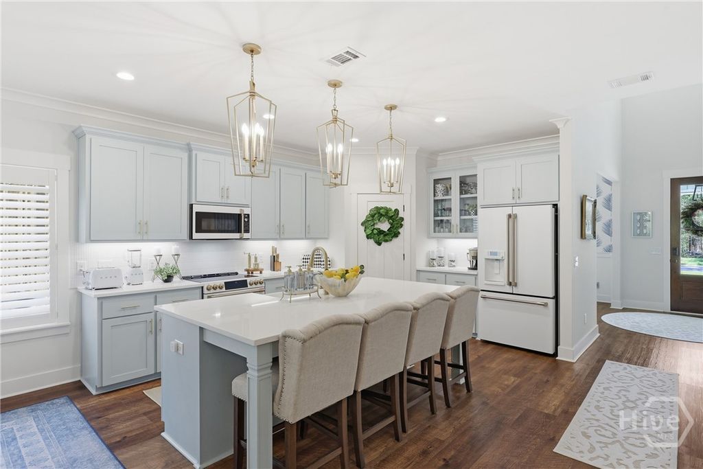 Image 12 of property listing at 586 Enclave Drive, Richmond Hill, GA 31324