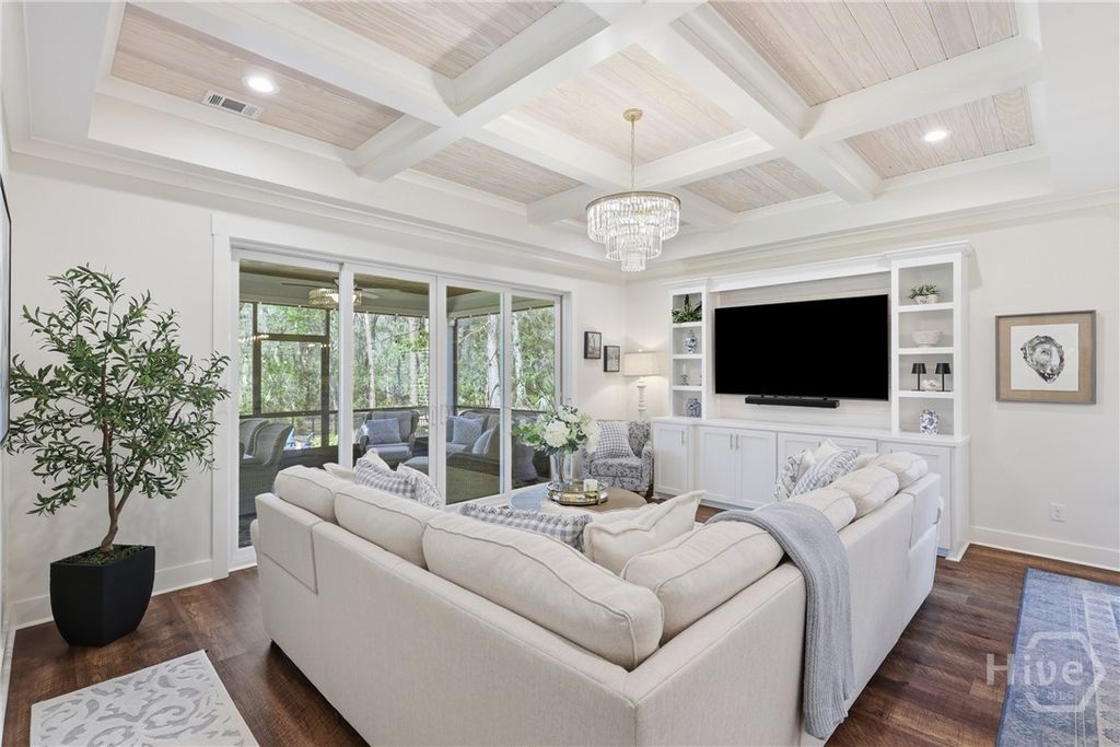 Image 19 of property listing at 586 Enclave Drive, Richmond Hill, GA 31324