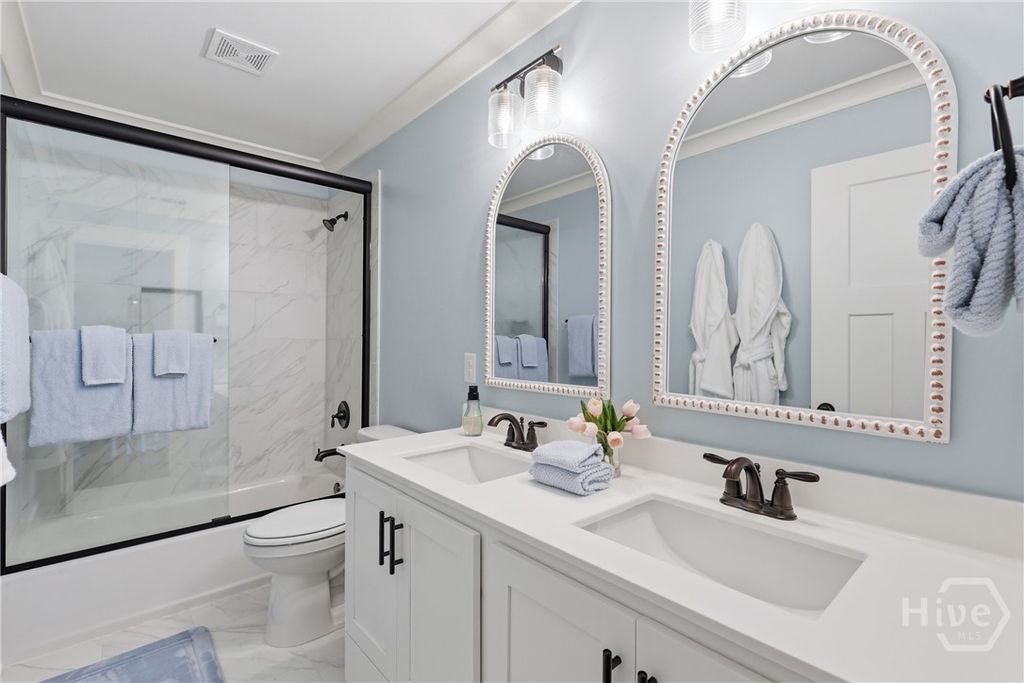 Image 36 of property listing at 586 Enclave Drive, Richmond Hill, GA 31324