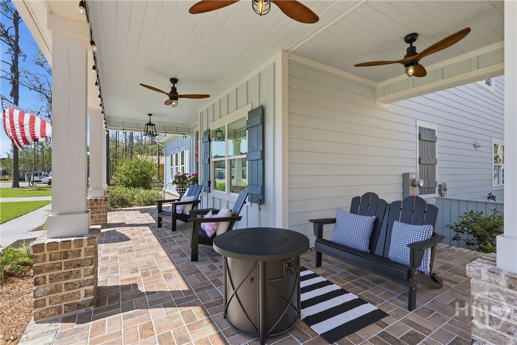 Image 7 of property listing at 586 Enclave Drive, Richmond Hill, GA 31324