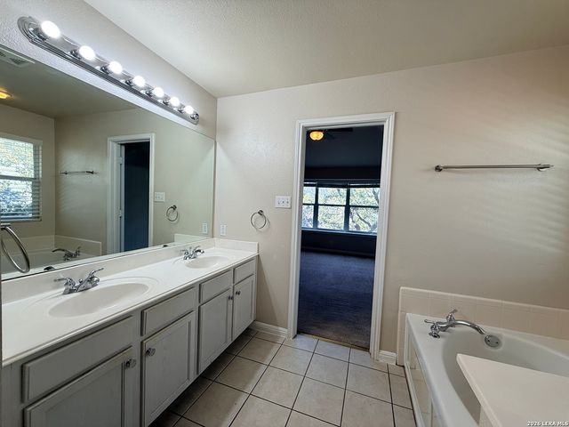 20807 Las Lomas, San Antonio, TX 78258