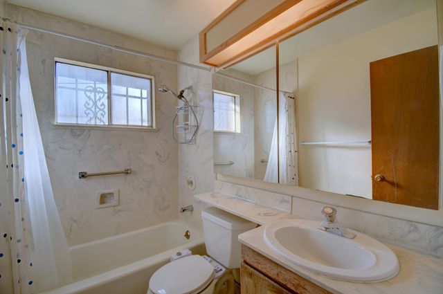 2729 Chama Street NE, Albuquerque, NM 87110