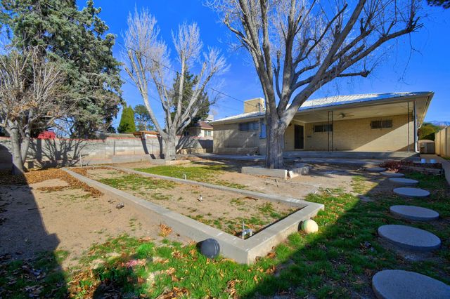 2729 Chama Street NE, Albuquerque, NM 87110