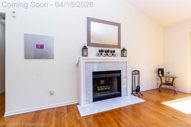 1256 Autumn Drive, Troy, MI 48098